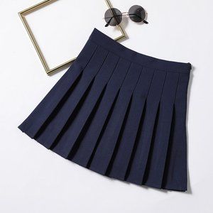 Pleated skirt for black women